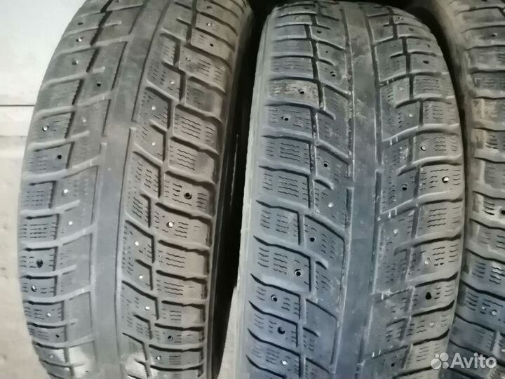 Kumho I'Zen Stud Snow KW11 205/60 R16 92