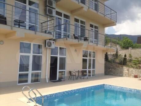 Дом 210 м² на участке 8 сот.