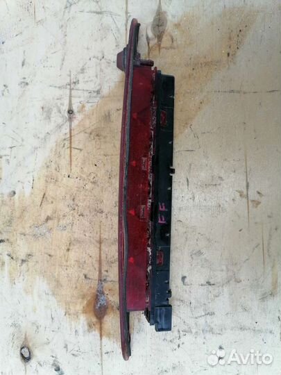 Фонарь в крышку багажника Ford Focus 2