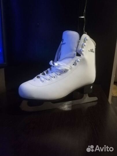 Коньки фигурные