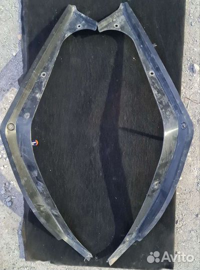 Накладка дренажа заднего крыла Mercedes W204