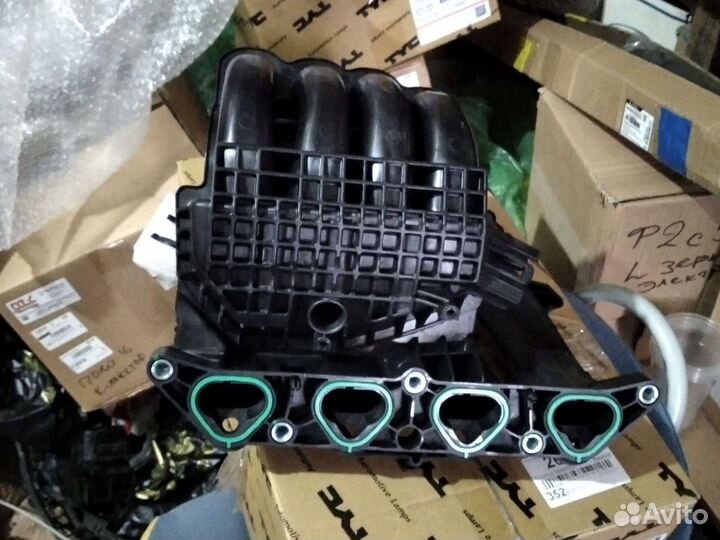 Коллектор впускной на поло -рапид 1,6 с2010 г