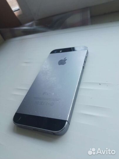 Телефон iPhone 5s