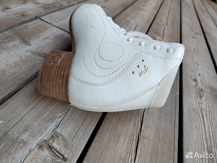 Ботинки для фигурного катания Risport Royal Pro245