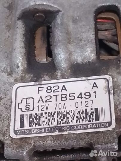 Генератор Nissan Vanette SK82 F8