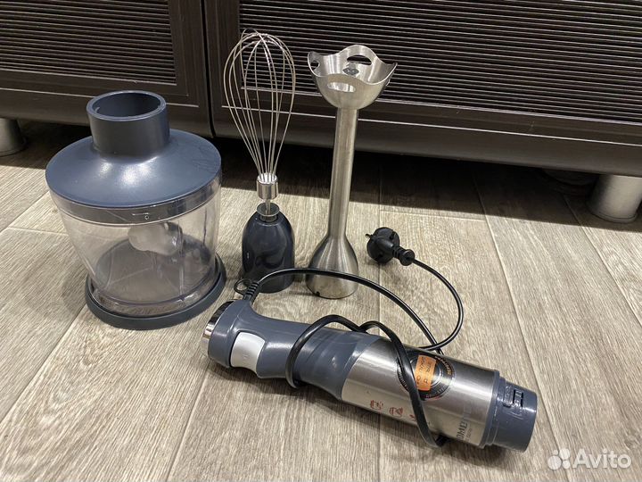 На запчасти Погружной блендер Redmond RHB-2966