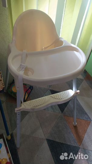 Пластиковый детский стульчик