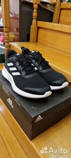 Кроссовки Adidas 42 размер оригинал