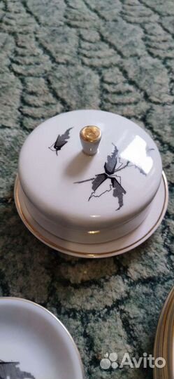 Сервиз чёрная роза гдр масленка частями