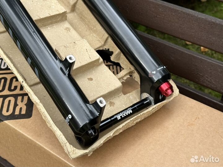 Амортизационная вилка RockShox Yari 29 180мм 2023