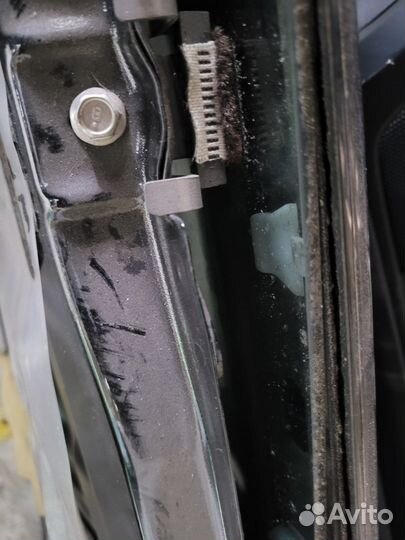 Стекло двери передней левой Subaru Outback