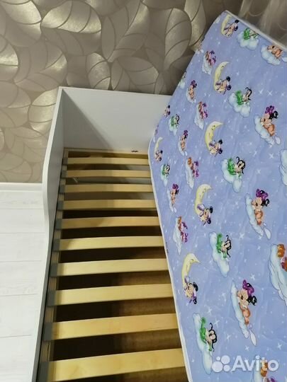 Детская кровать от 3 лет с матрасом бу