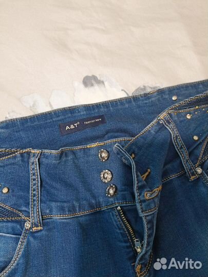 Джинсы со стразами