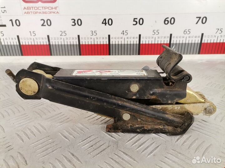 Домкрат для Volkswagen Polo 3 6N0011031D