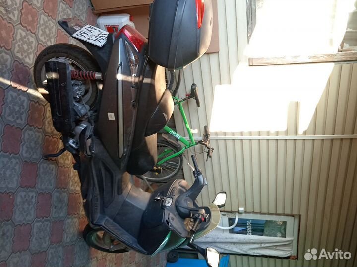 Продам Макси Скутер