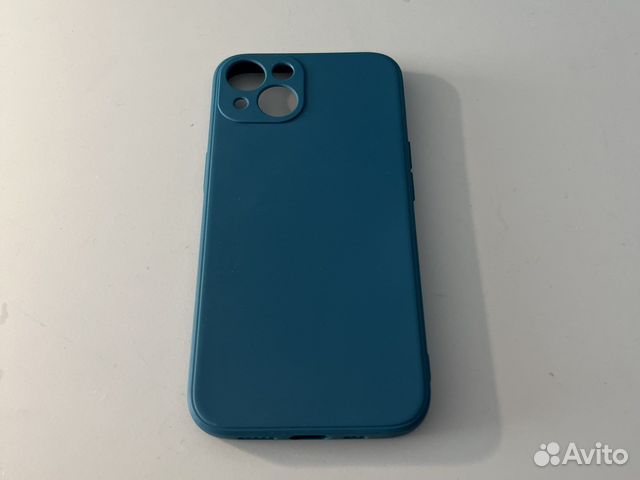 Чехол на iPhone 13 простой