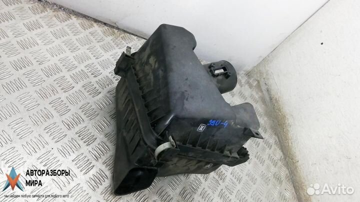 Корпус воздушного фильтра Toyota Verso 2010