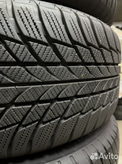 Bridgestone Blizzak LM-001 225/55 R17