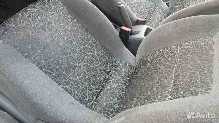 Сиденья передние