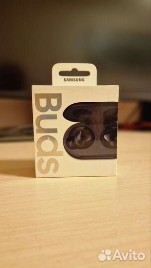 Беспроводные наушники Samsung Galaxy Buds
