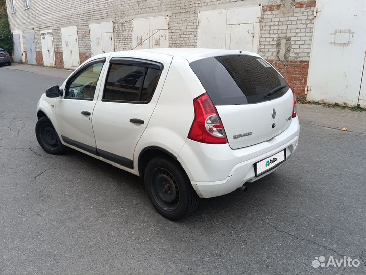 Renault Sandero 1.6 AT, 2011, 143 000 км