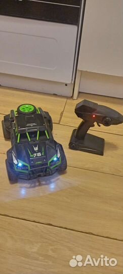 Машина с пультом