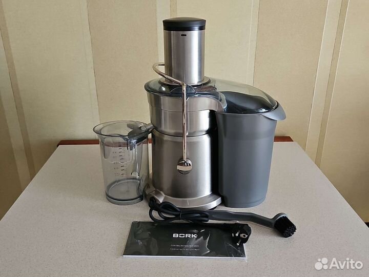 Соковыжималка Bork S800