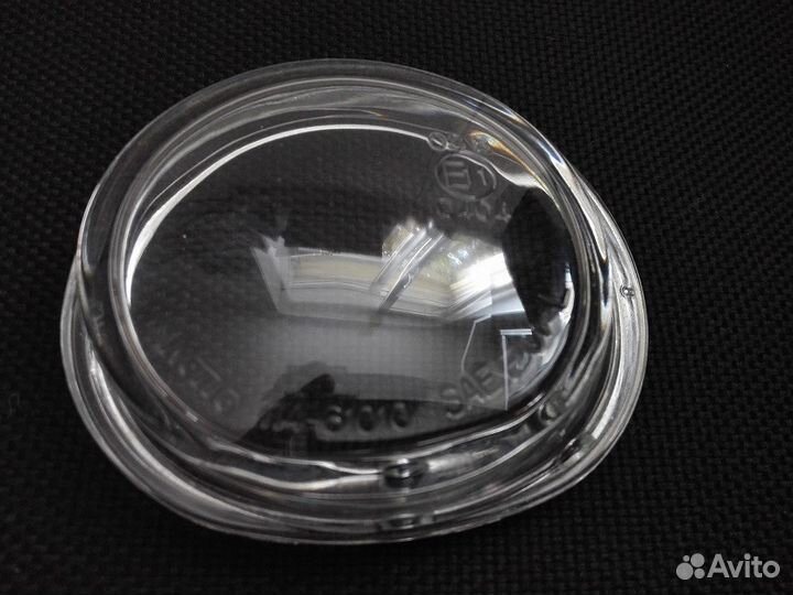 Стекло противотуманной фары Mazda CX7 правое