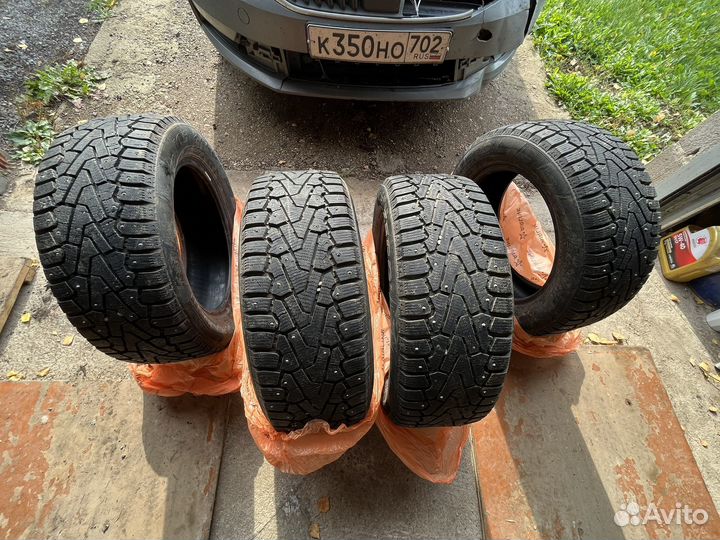 Pirelli Winter Ice Zero 215/55 R16