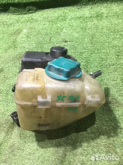 Бачок расширительный Volvo S60 S80 XC70 XC90