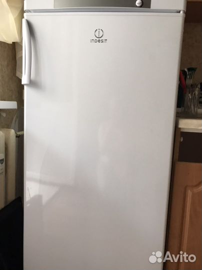 Холодильник indesit