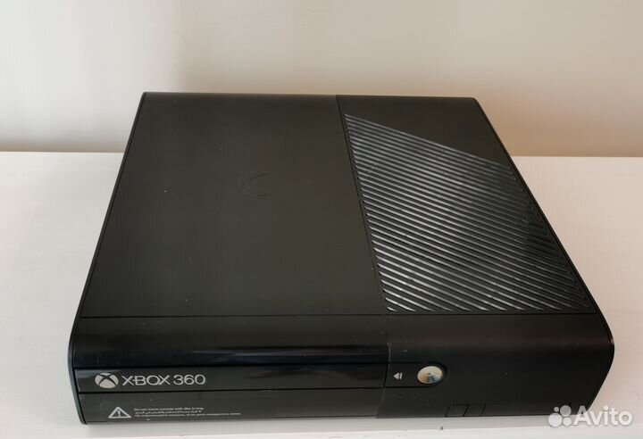 Xbox 360E 500 Gb с Kinect и дисками