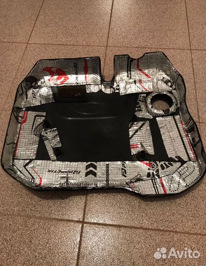 Моторная крышка