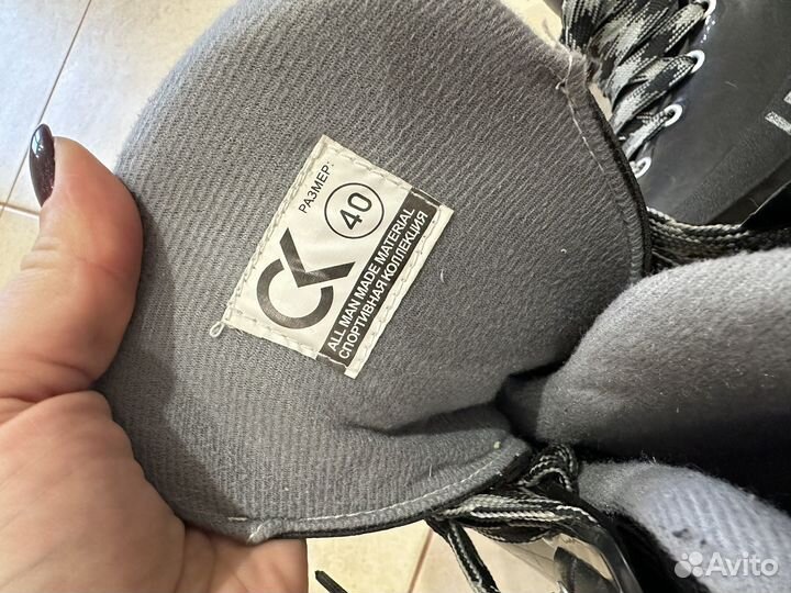 Коньки хоккейные 40 размер