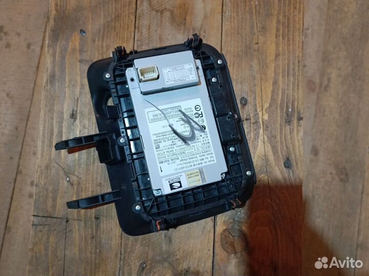 Беспроводное зарядное устройство Toyota Rav4 XA50