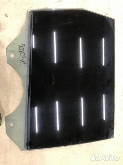 Стекло двери задней правой #: 747 Volkswagen Toua