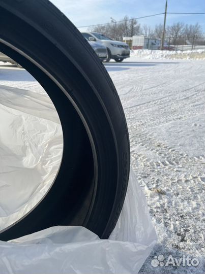 Pirelli P Zero 255/35 R20 и 315/30 R21 105Y