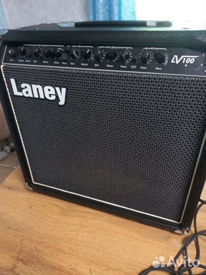 Гитарный комбоусилитель Laney LV100