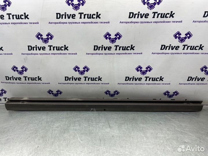 Накладка на дверь Renault Magnum DXI13