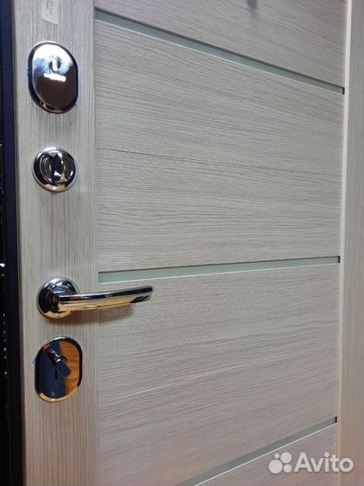 Дверь входная металлическая