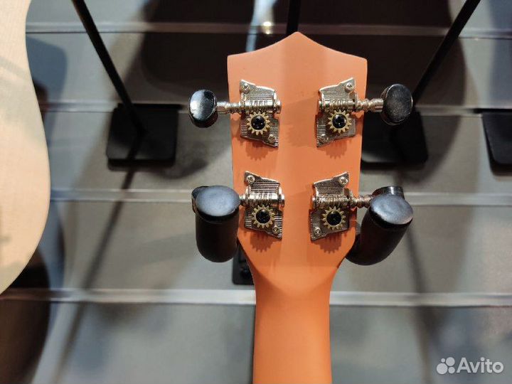 Veston KUS 25 BUS - Укулеле