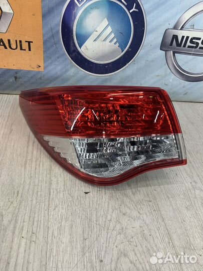 Фонарь задний Nissan almera G15 Лев