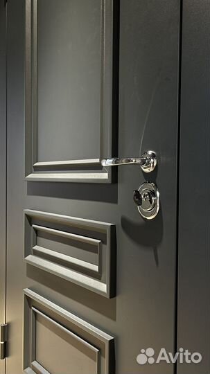 Дверь входная уличная