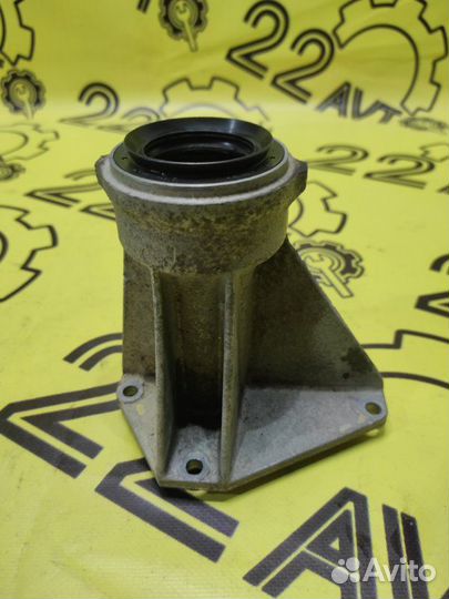 Кронштейн промежуточного вала привода Bmw X5 E53