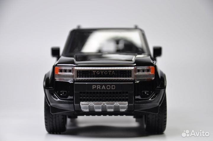Модель авто Toyota Land Cruiser Prado 250 1:24 мет
