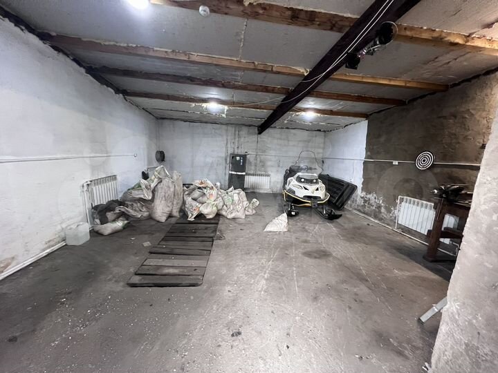 Гараж, > 30 м²