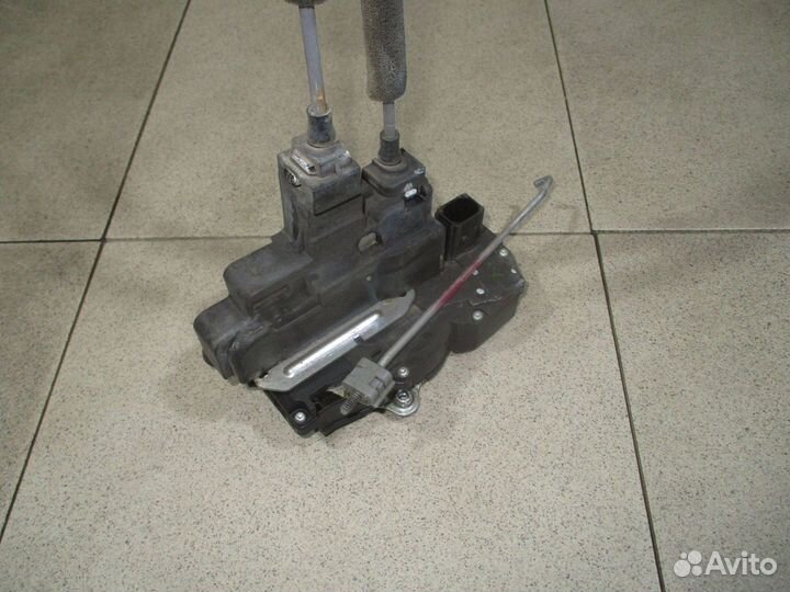 Замок двери задней левой Chevrolet Captiva (C100)