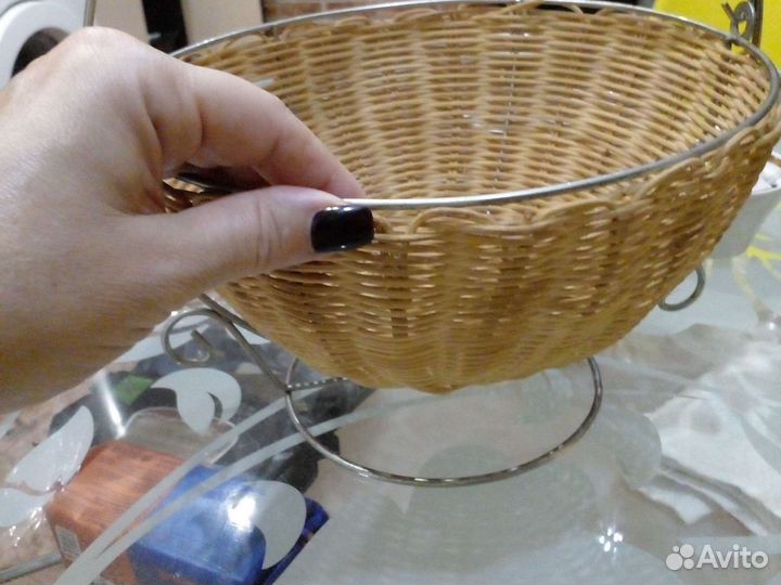 Корзина плетеная. Ротанг+металл