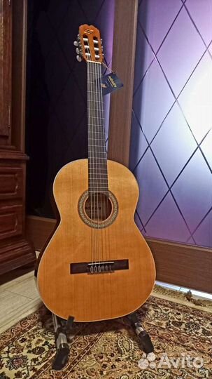 Испанская классическая гитара Admira Monica