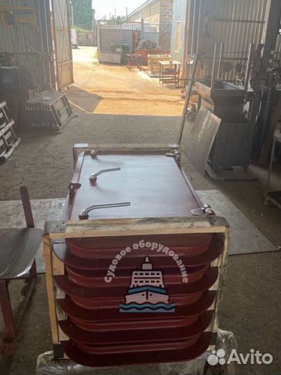 Судовые двери